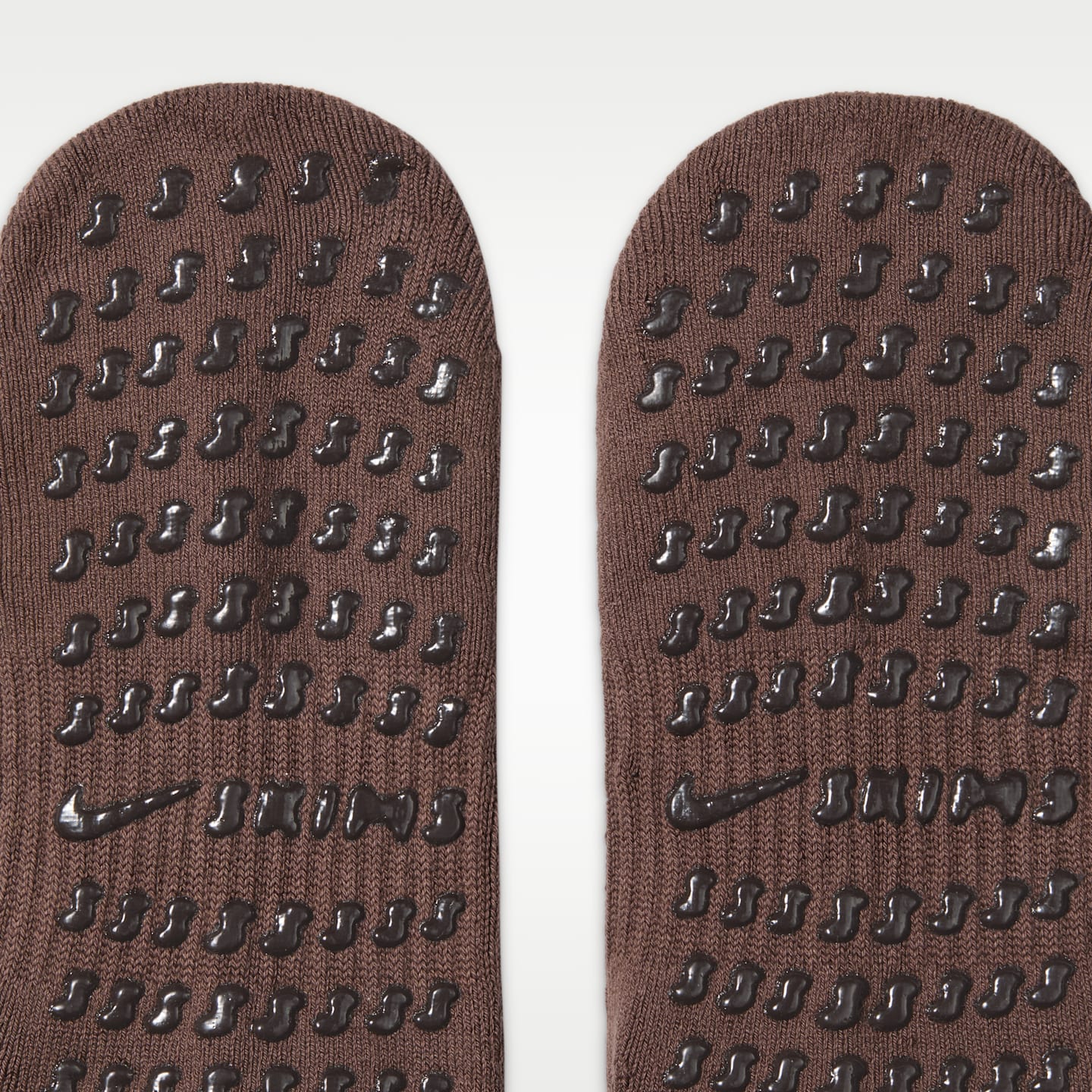 Женские носки Nike NikeSKIMS Women's Dri-FIT Pilates Grip Crew Socks (1 Pair) — фото 7