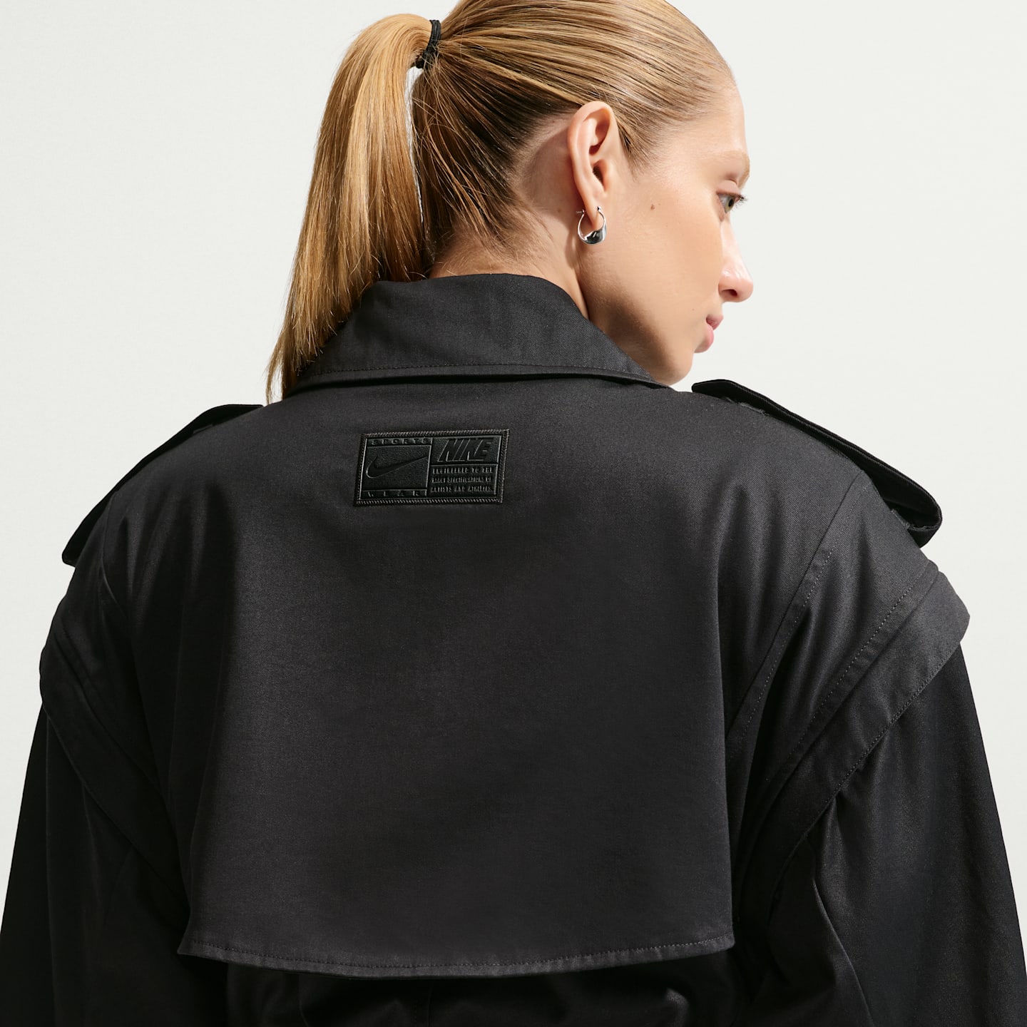 Женские куртки Nike Sportswear Airreverent Women's Trench Coat — фото 3
