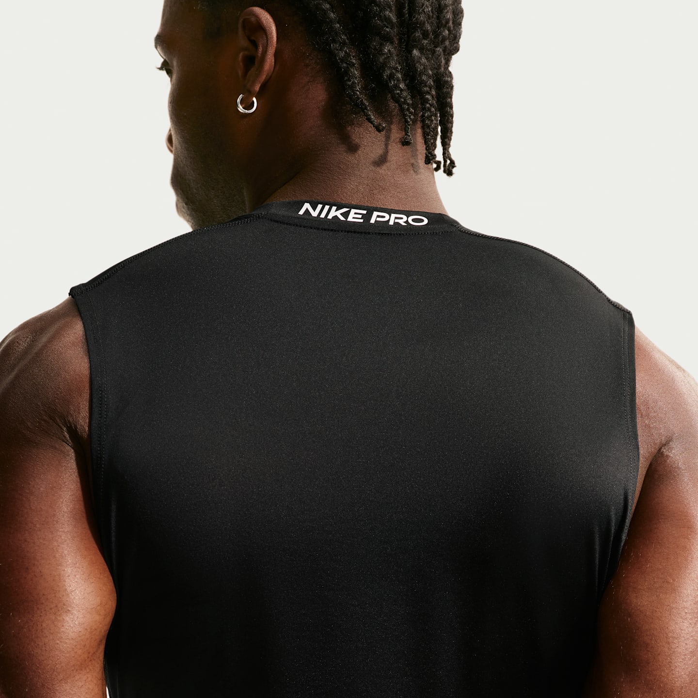Мужские брюки Nike Pro Men's Dri-FIT Tight Sleeveless Fitness Top — фото 2