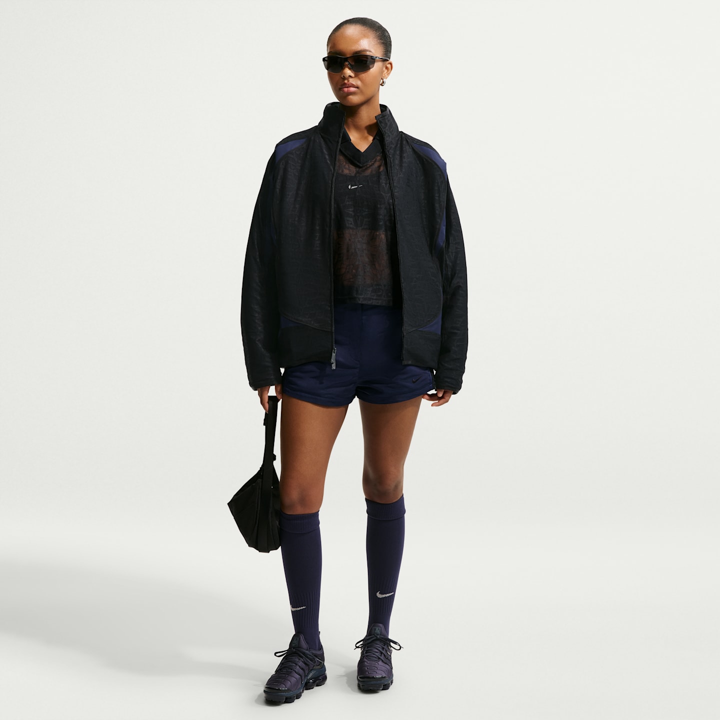 Женские куртки Nike Sportswear Women's Oversized Lace Track Jacket — фото 4