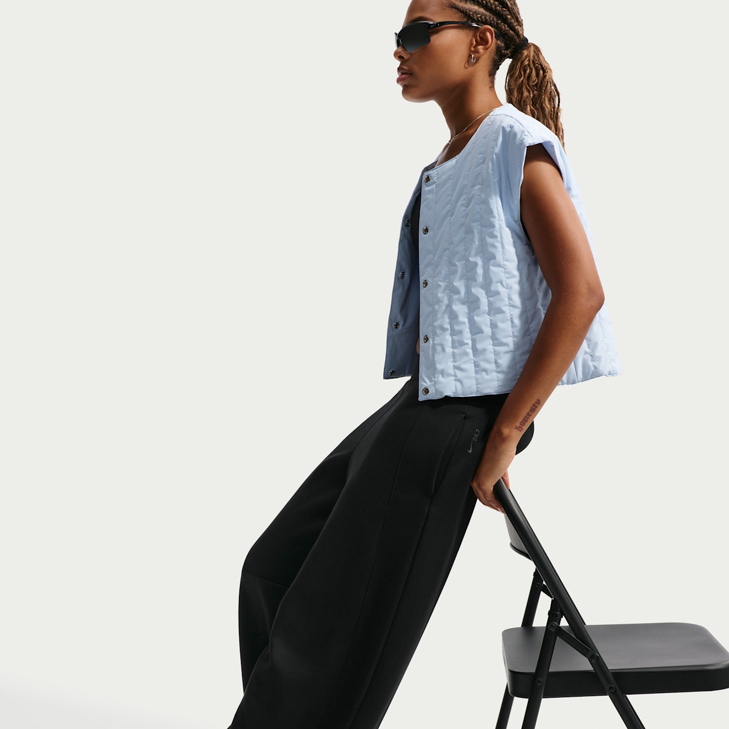 Женские брюки Nike 24.7 ImpossiblySoft Women's High-Waisted Wide-Leg Pants — фото 4
