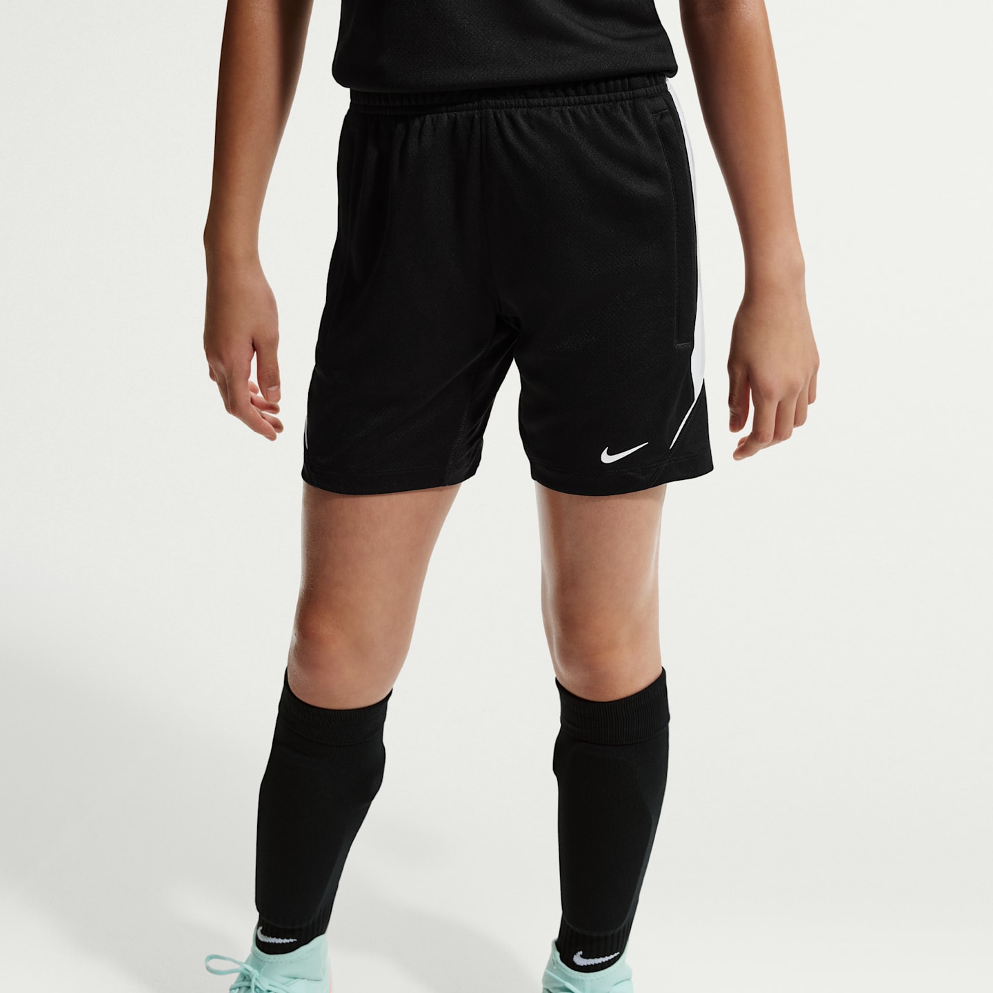 Детские шорты Nike Strike Big Kids' Dri-FIT Soccer Shorts — фото 3