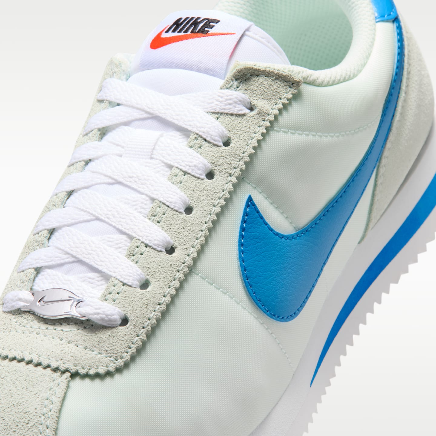 Женские кроссовки Nike Cortez Textile Women's Shoes — фото 7