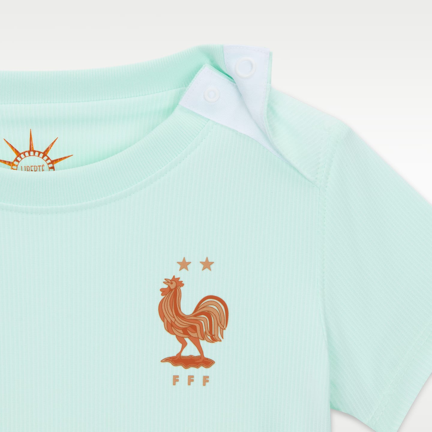 Детские кроссовки Nike FFF 2026 Stadium Away Baby/Toddler Nike Soccer Replica 3-Piece Kit — фото 3