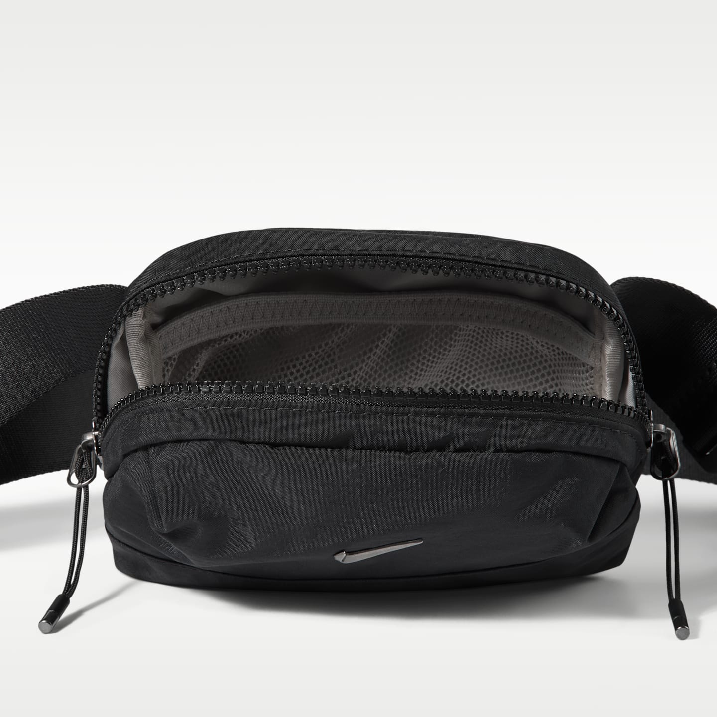 Женские сумки Nike Aura Crossbody Bag (2L) — фото 4