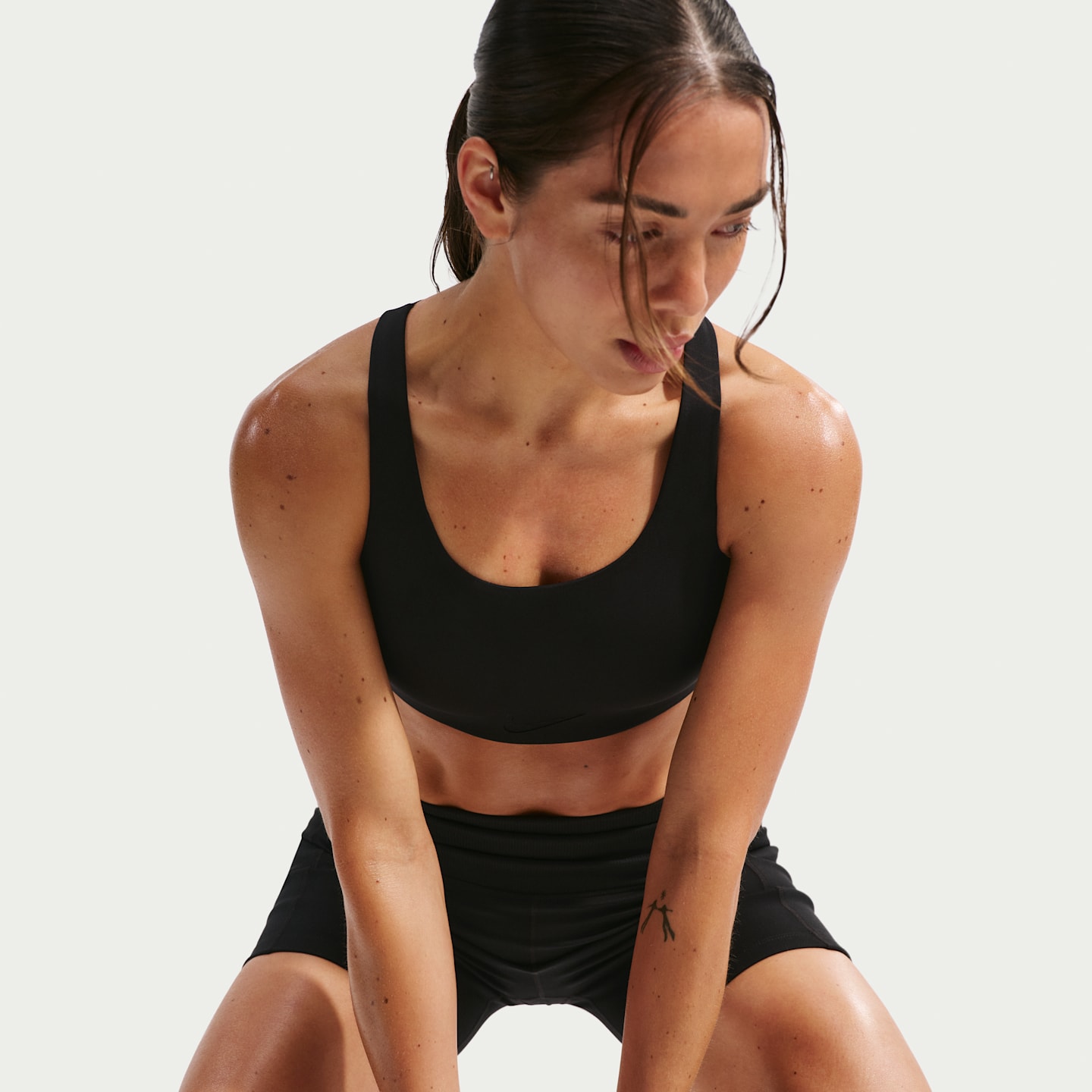 Спортивное бра Rival Ultrahigh, уплотнённая чашка, с поддержкой — Nike — фото 3