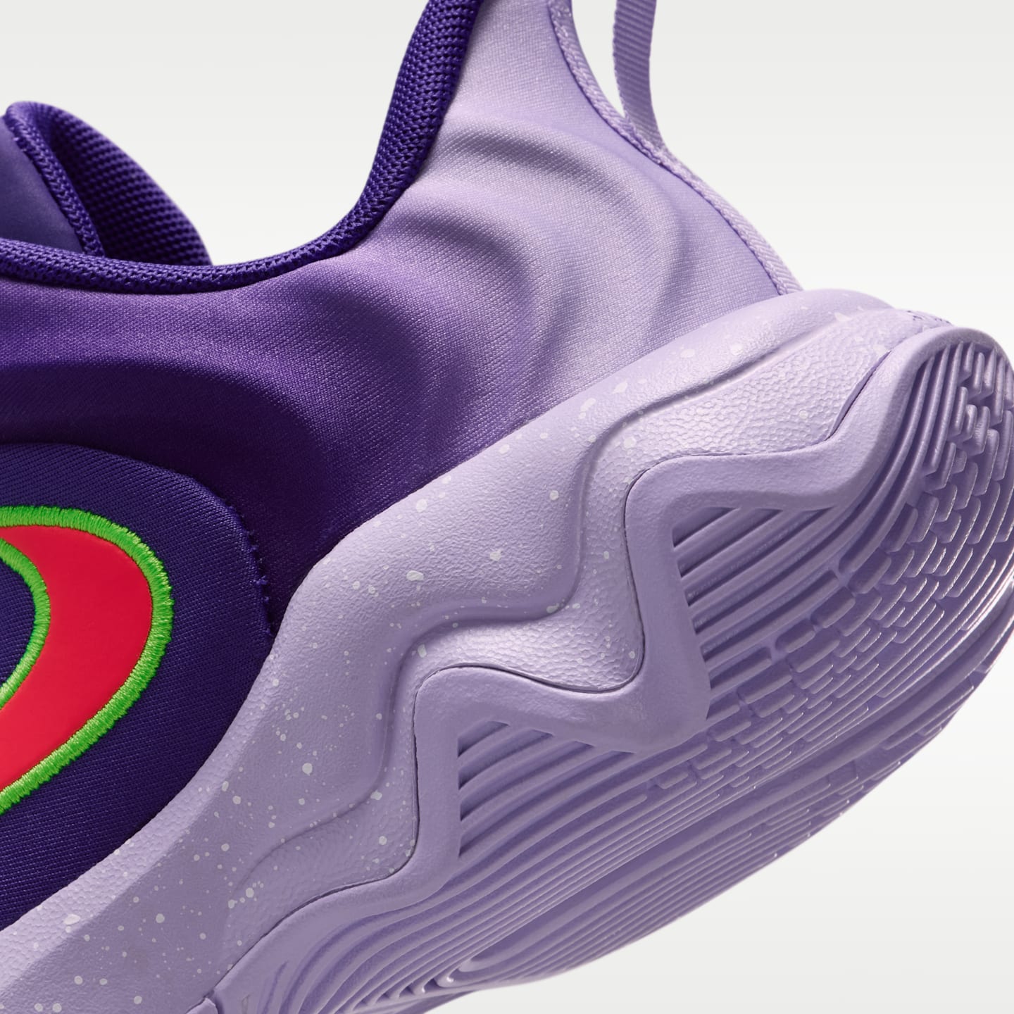 Детские кроссовки Nike Giannis Immortality 4 Big Kids' Basketball Shoes — фото 8