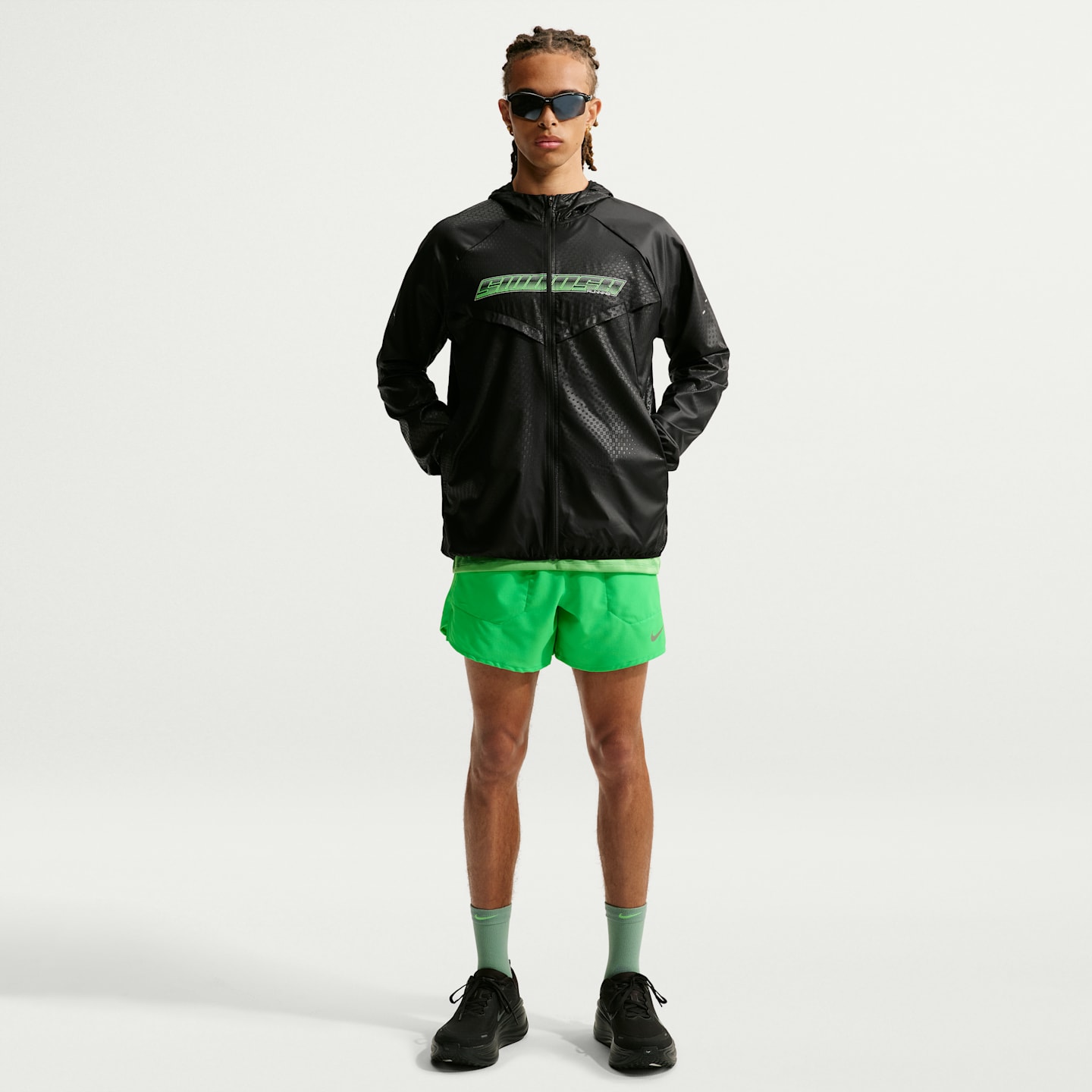 Мужские куртки Nike Stride Men's Dri-FIT Running Jacket — фото 4