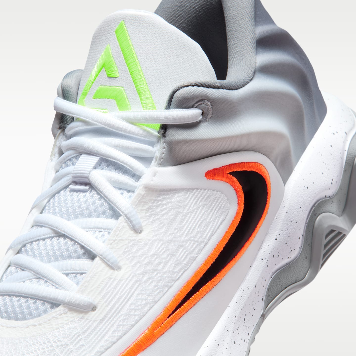 Женские кроссовки Nike Giannis Immortality 4 Basketball Shoes — фото 7