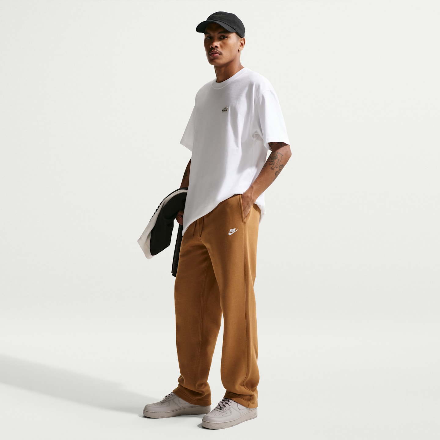 Мужские брюки Nike Club Men's Open-Hem Fleece Pants — фото 4