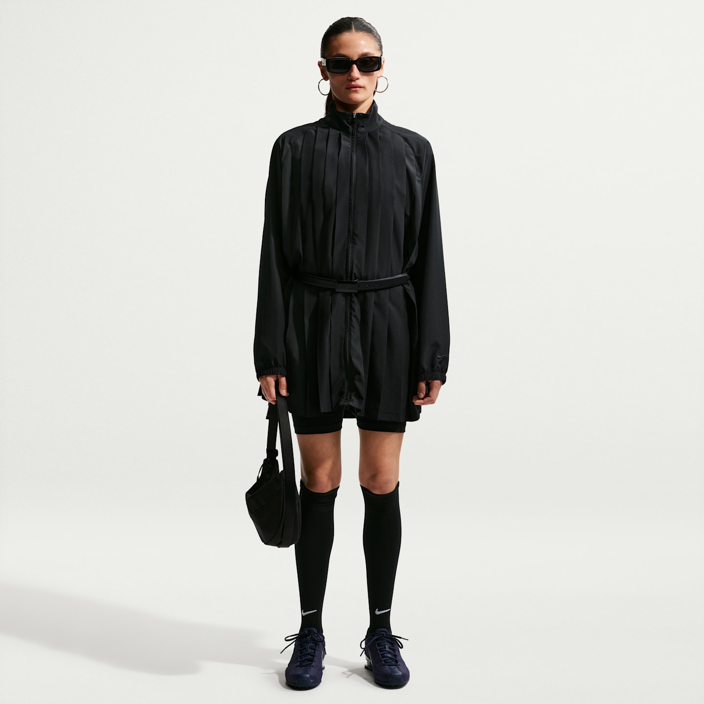 Женские платья Nike Sportswear Women's Oversized Long-Sleeve Pleated Mini Dress — фото 4