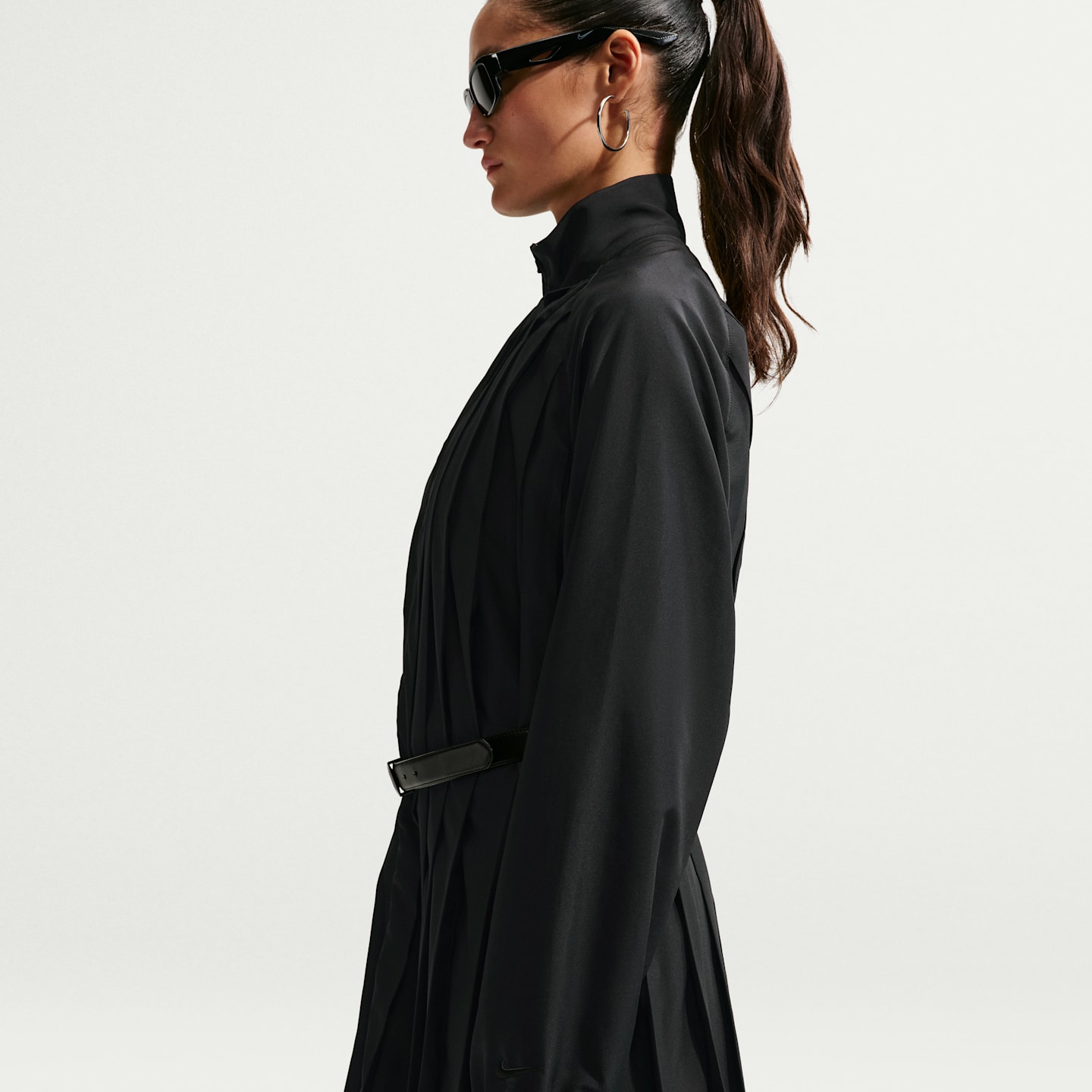 Женские платья Nike Sportswear Women's Oversized Long-Sleeve Pleated Mini Dress — фото 3