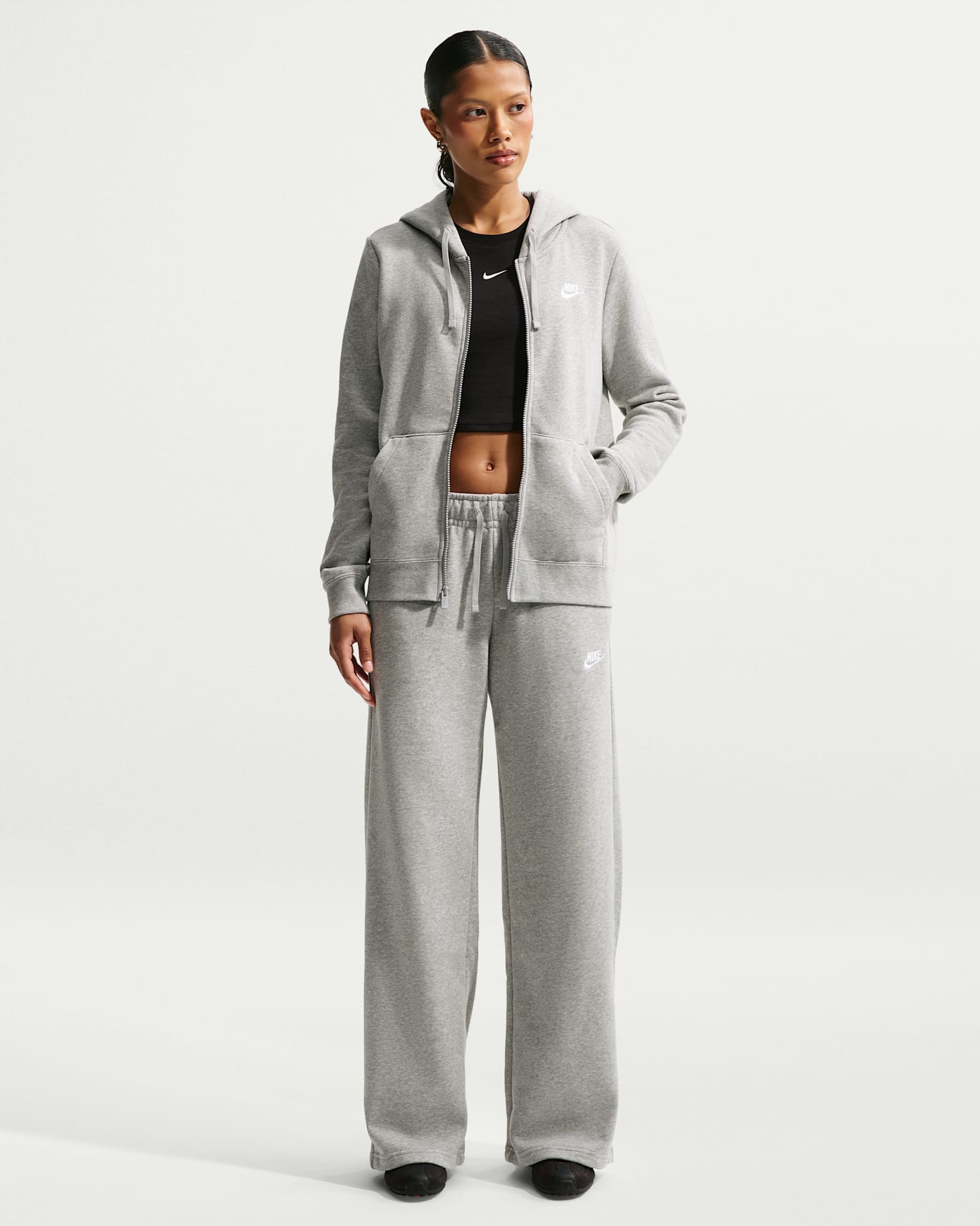 Женские брюки Nike Sportswear Club Fleece Women's Mid-Rise Wide-Leg Sweatpants — фото 6