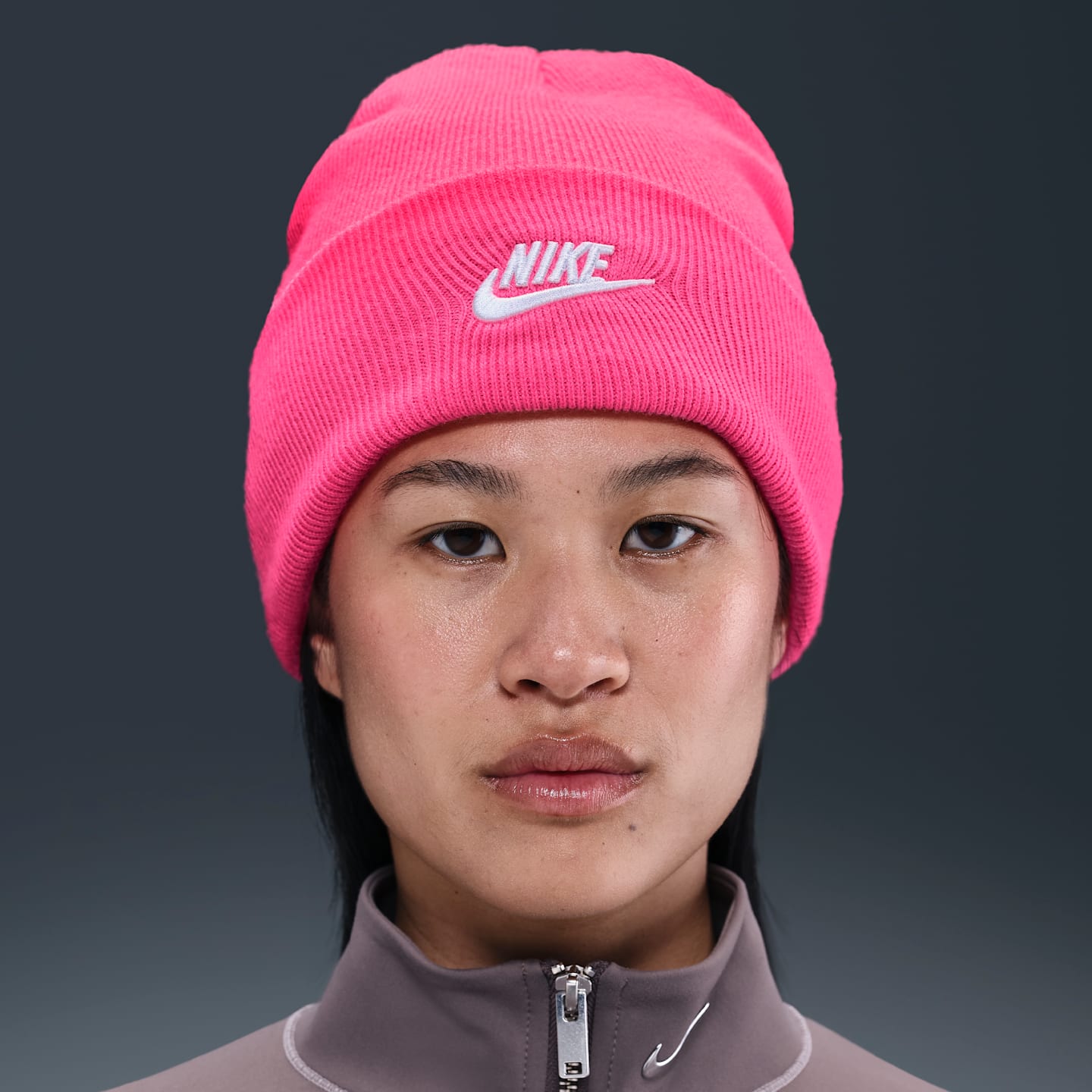 Мужские шапки Nike Peak Futura Beanie — фото 1