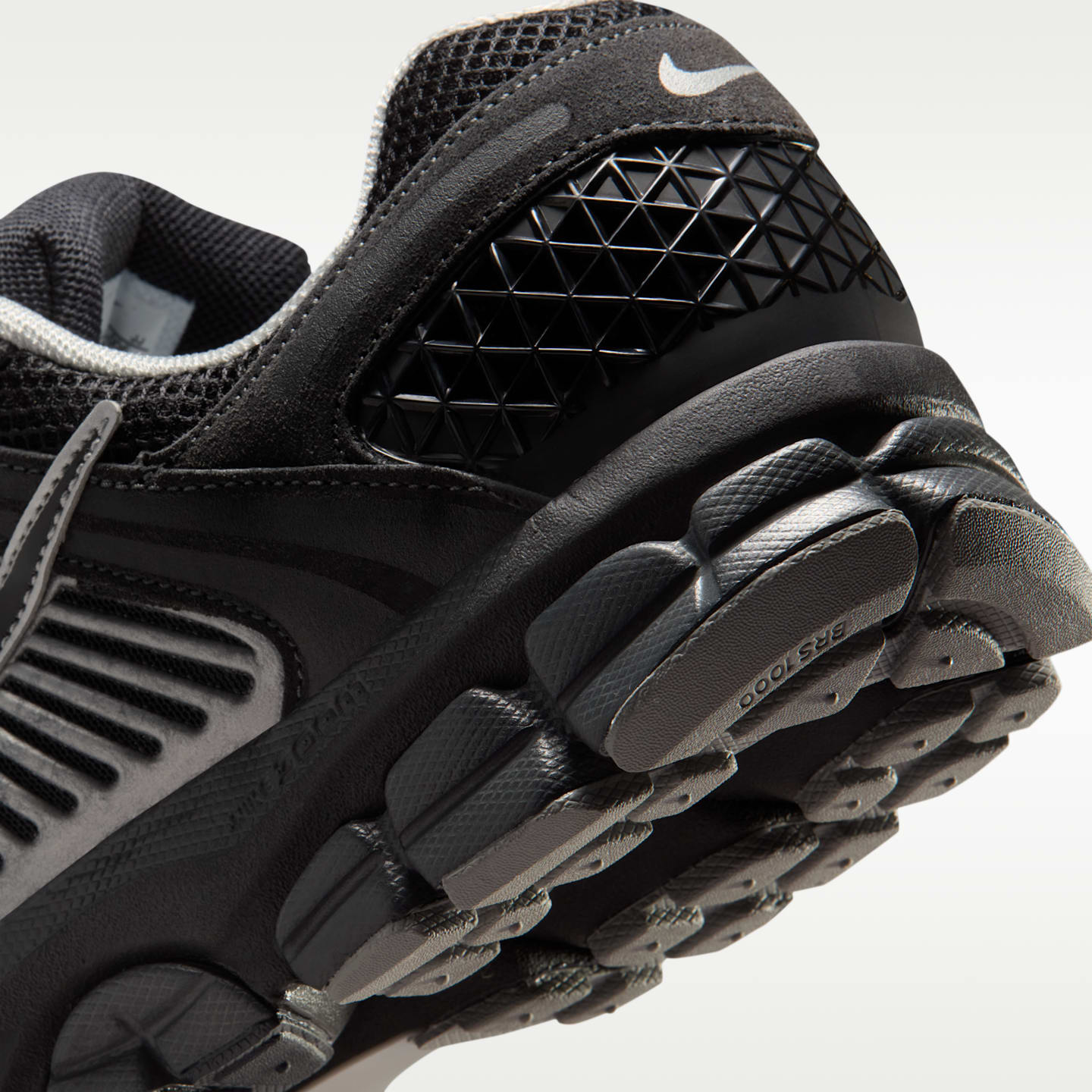 Мужские кроссовки Nike Zoom Vomero 5 — фото 8
