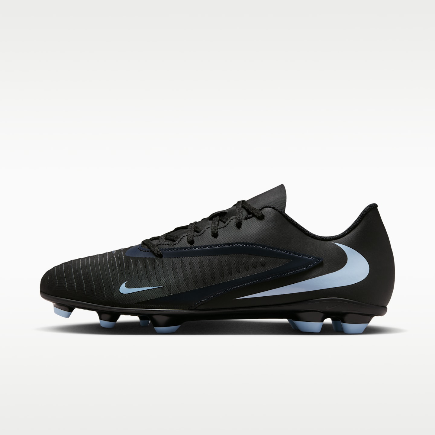 Мужские бутсы Nike Phantom 6 Low Club Multi-Ground Soccer Cleats — фото 1