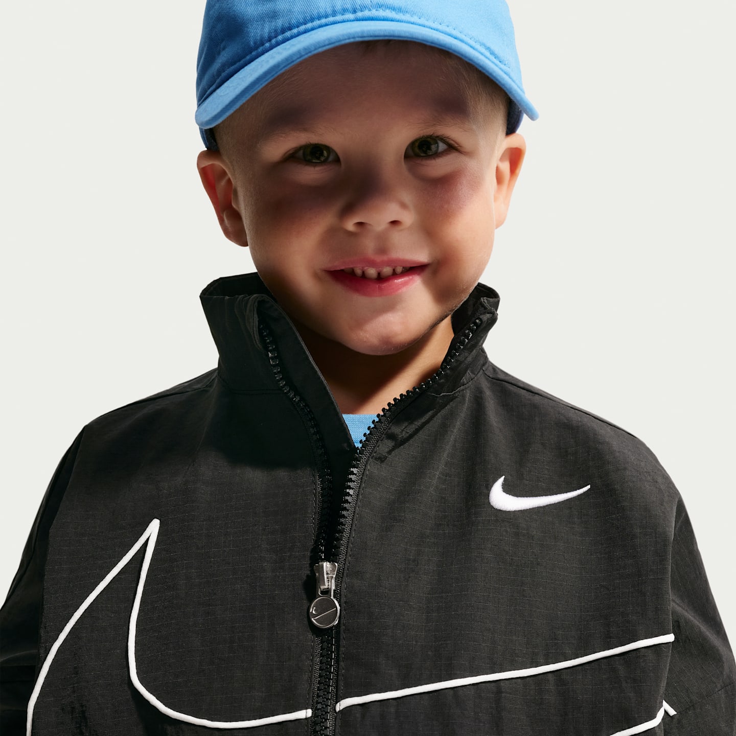 Детские куртки Nike Toddler Big Swoosh Hoodless Wind Jacket — фото 3