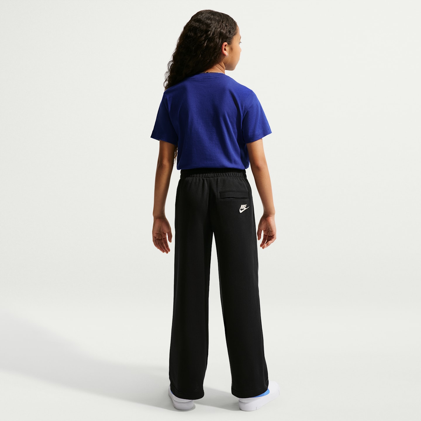 Детские брюки Nike Sportswear Club Big Kids' French Terry Open-Hem Pants — фото 7