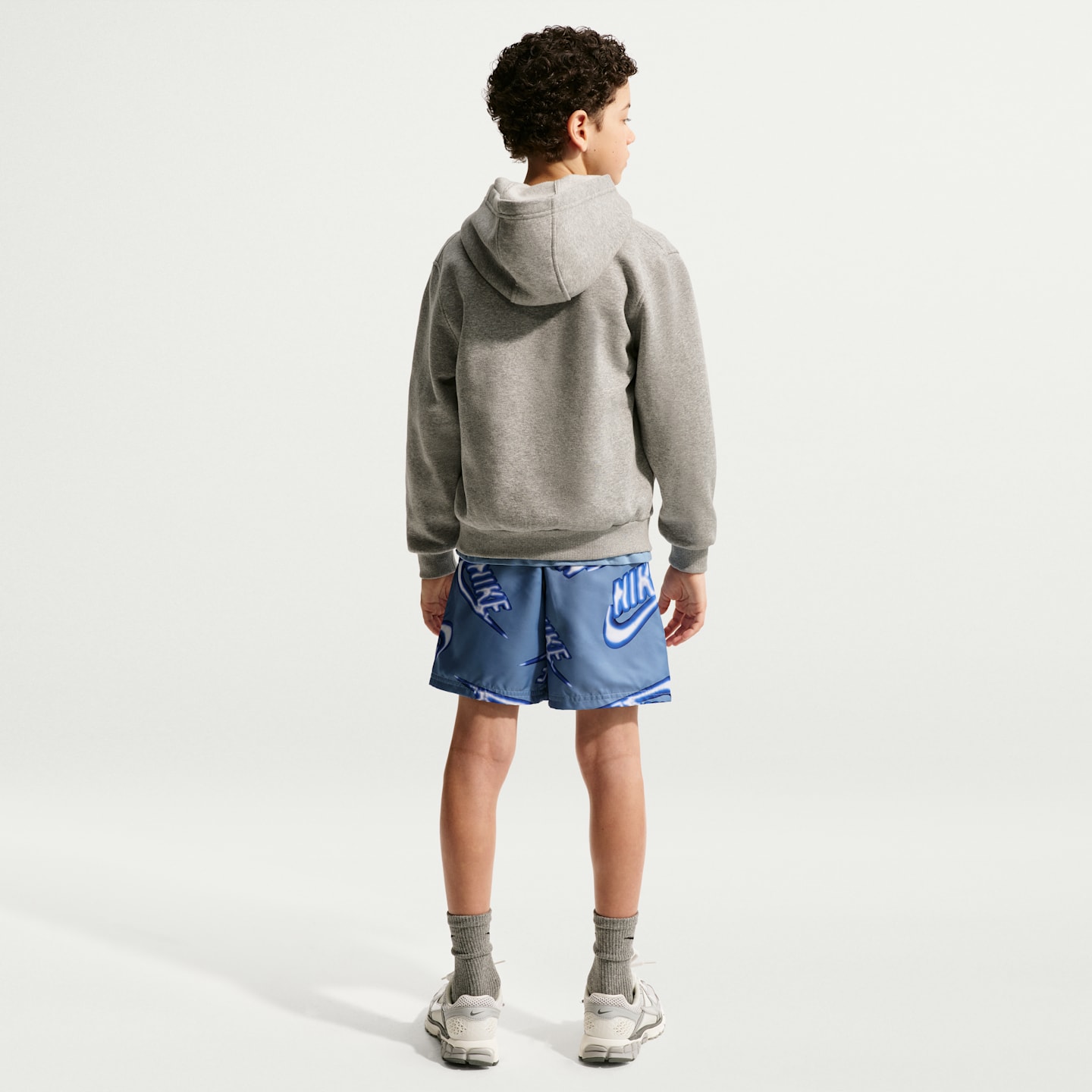 Детские шорты Nike Sportswear Club Woven Big Kids' 6" Shorts — фото 5