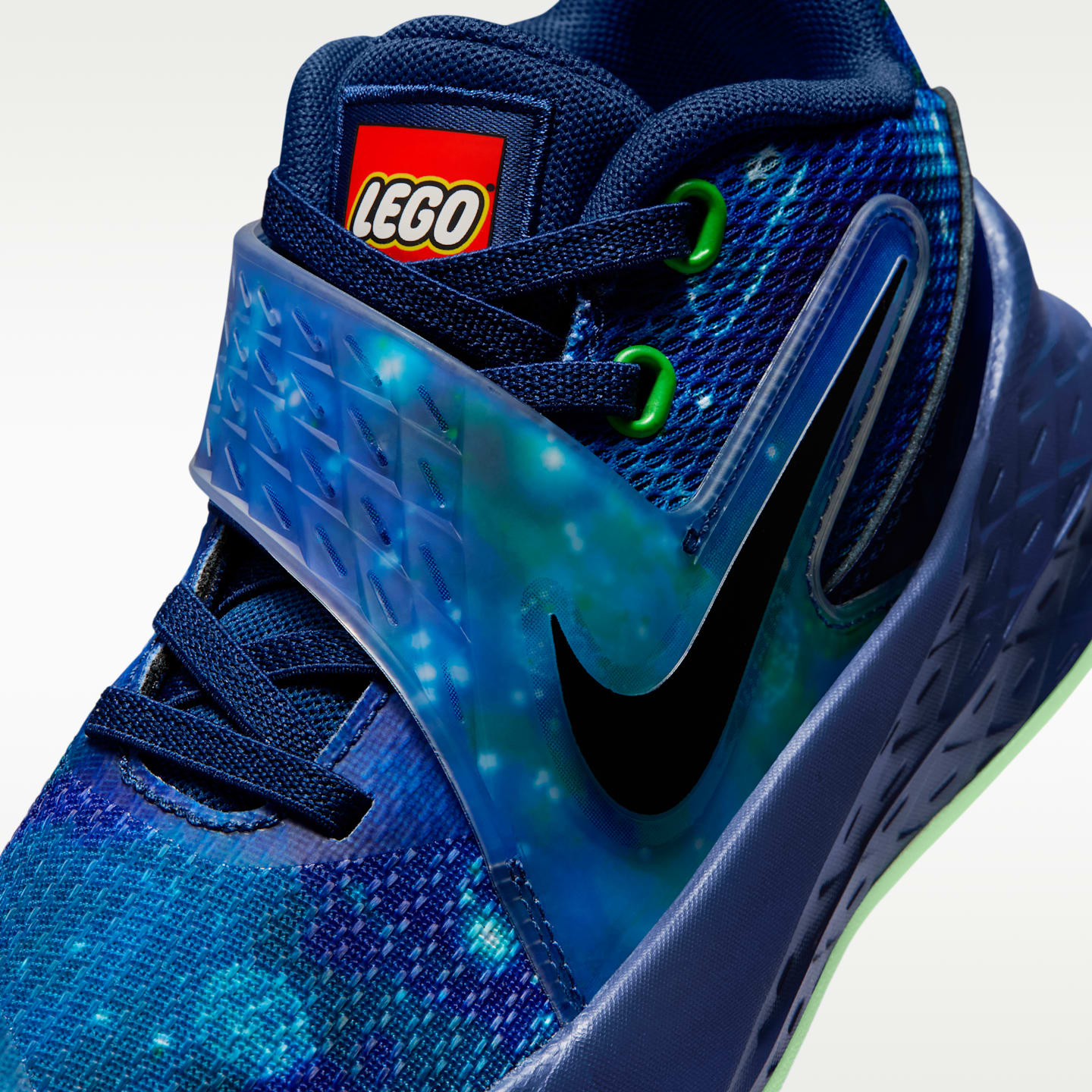 Детские кроссовки Nike Hustle D 12 x LEGO® Collection Little Kids' Shoes — фото 7