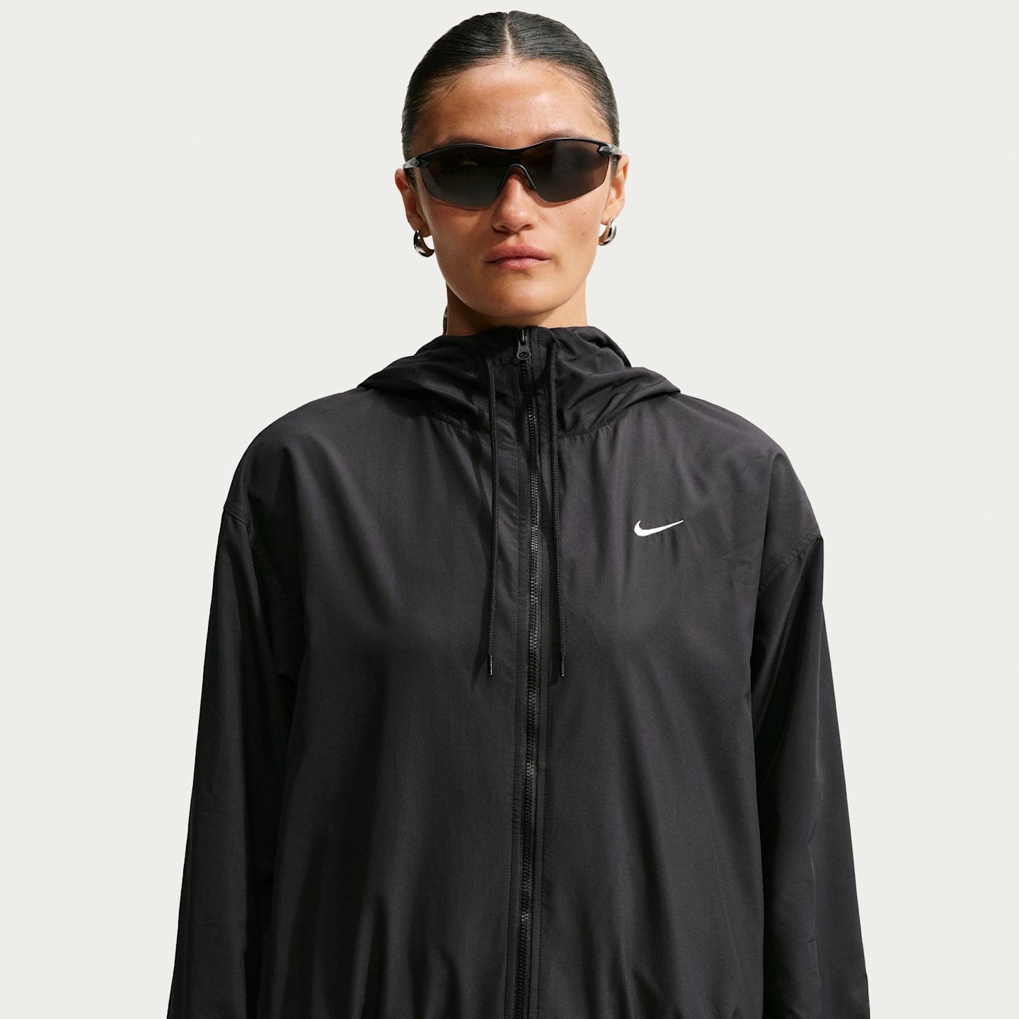 Женские куртки Nike Sportswear Women's Loose Hooded UV Jacket — фото 1