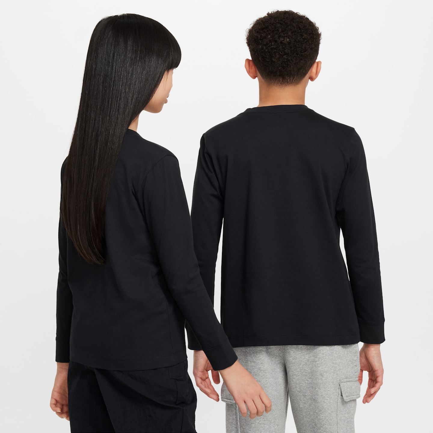 Детские футболки Nike Sportswear Big Kids' Long-Sleeve T-Shirt — фото 2