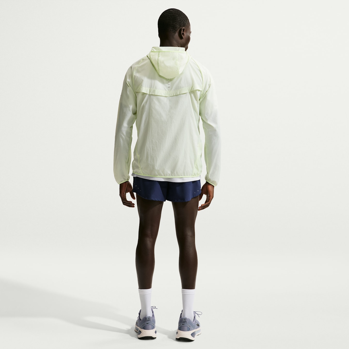 Мужские куртки Nike Stride Men's Repel UV Running Jacket — фото 5