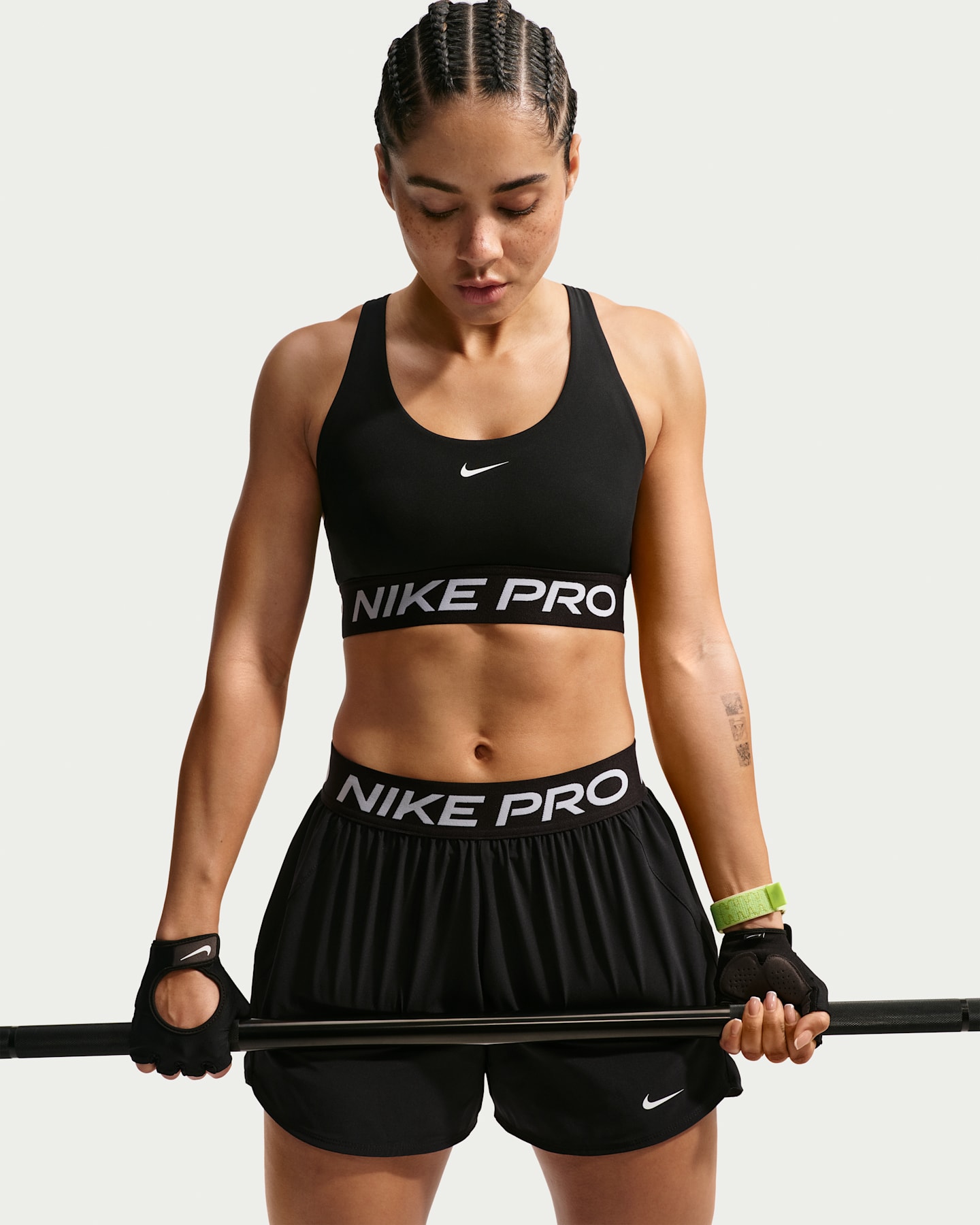 Спортивное бра Pro Non, уплотнённая чашка, лёгкая поддержка — Nike — фото 6