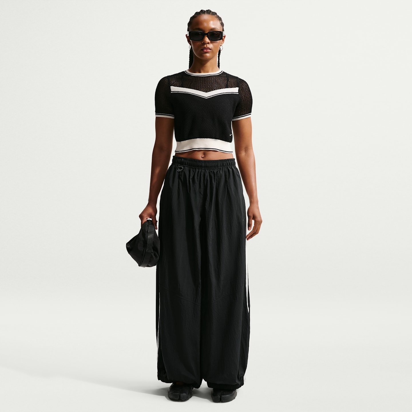Женские брюки Nike Sportswear Chill Knit Women's Tight Cropped Top — фото 4