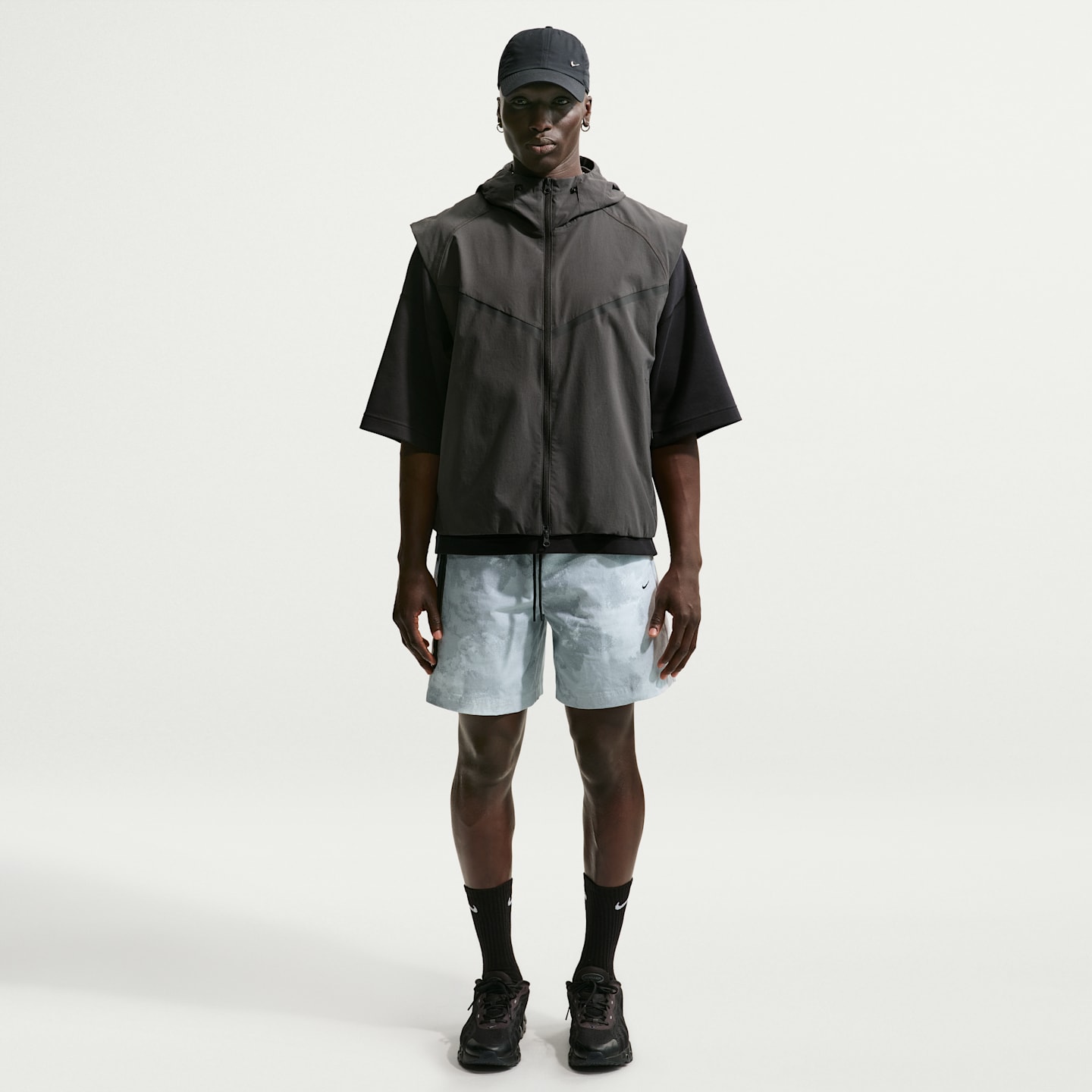 Мужские шорты Nike Tech Men's Dri-FIT Woven Shorts — фото 1