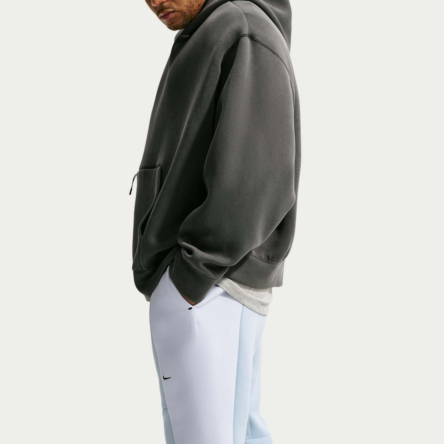 Мужские брюки Nike Tech Men's Fleece Color-Block Joggers — фото 9