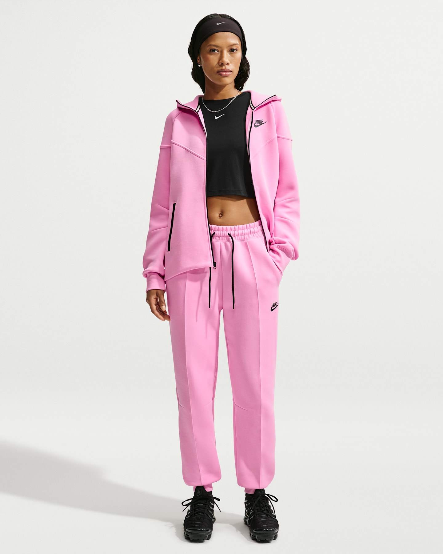 Женские брюки Nike Sportswear Tech Fleece Women's Mid-Rise Joggers — фото 6