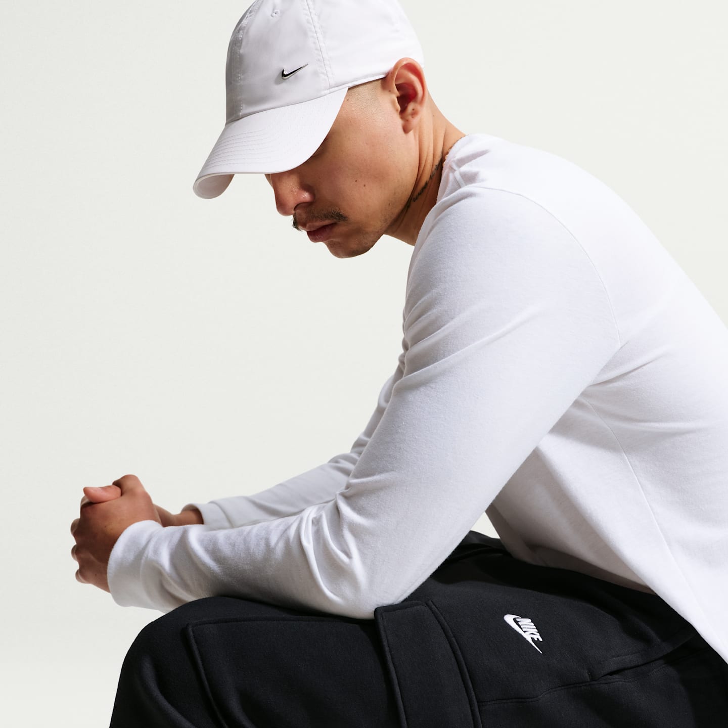 Мужские брюки Nike Club Men's Fleece Cargo Pants — фото 4