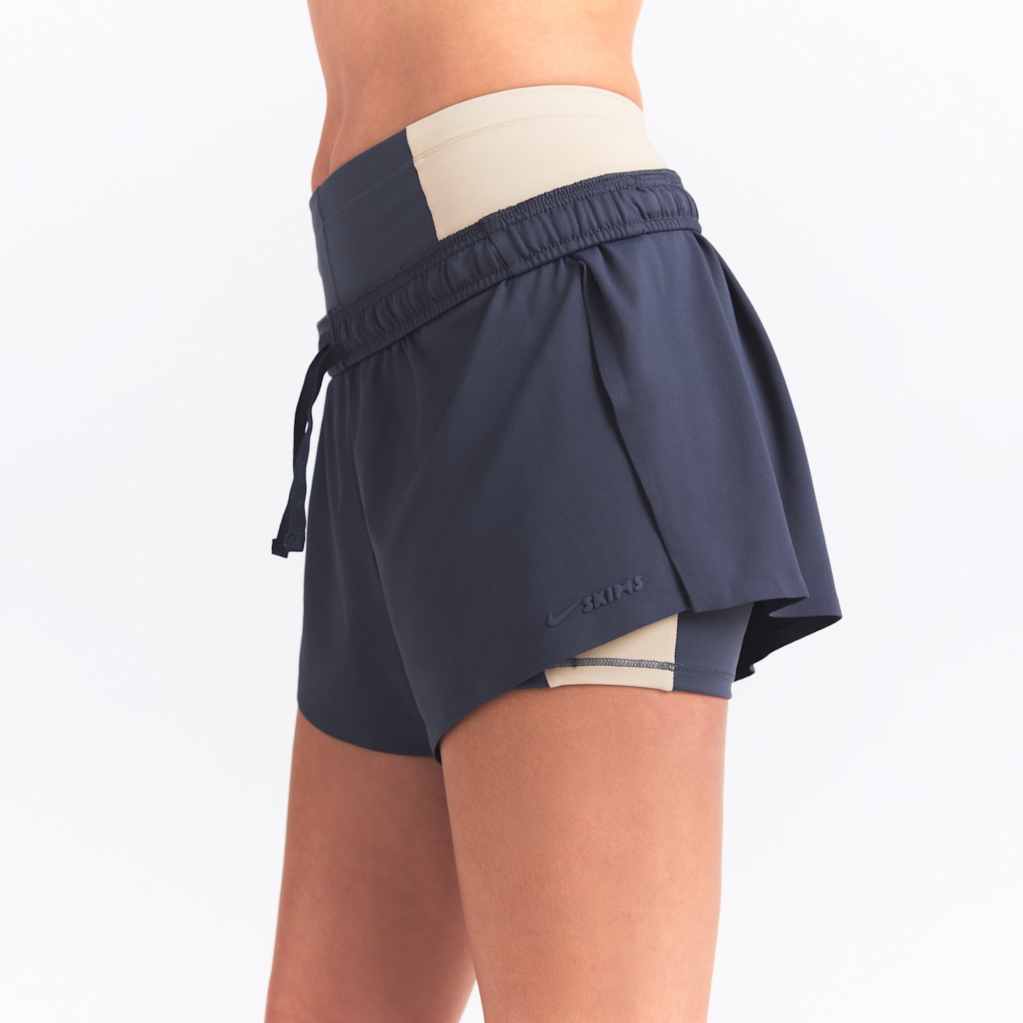 Женские шорты Nike NikeSKIMS Airy Women's Mini Shorts — фото 2