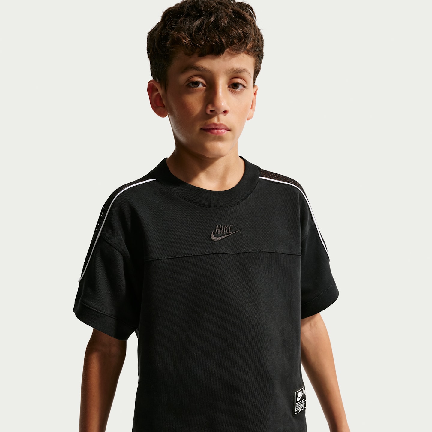 Детские топы Nike Sportswear Collection Big Kids' Short-Sleeve Top — фото 3
