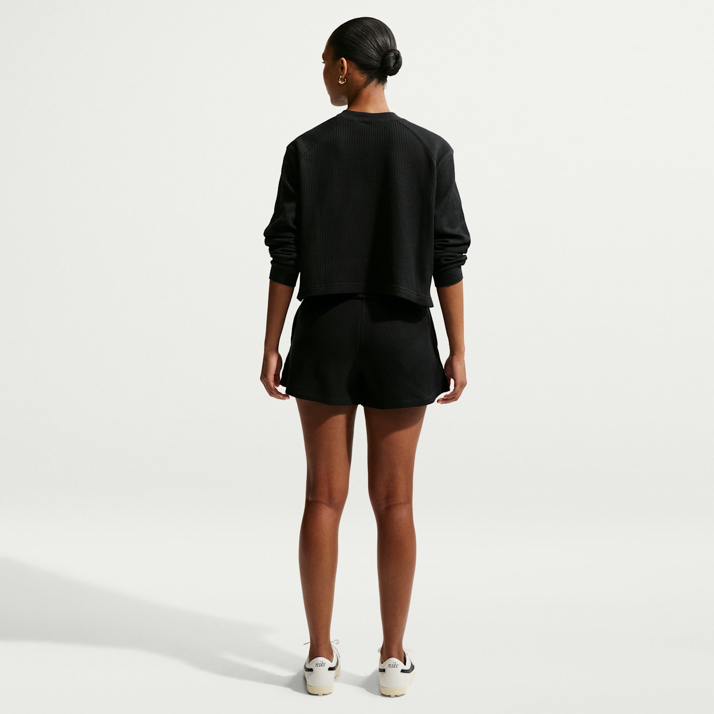 Женские шорты Nike Sportswear Chill Waffle Women's Loose Mid-Rise Shorts — фото 5