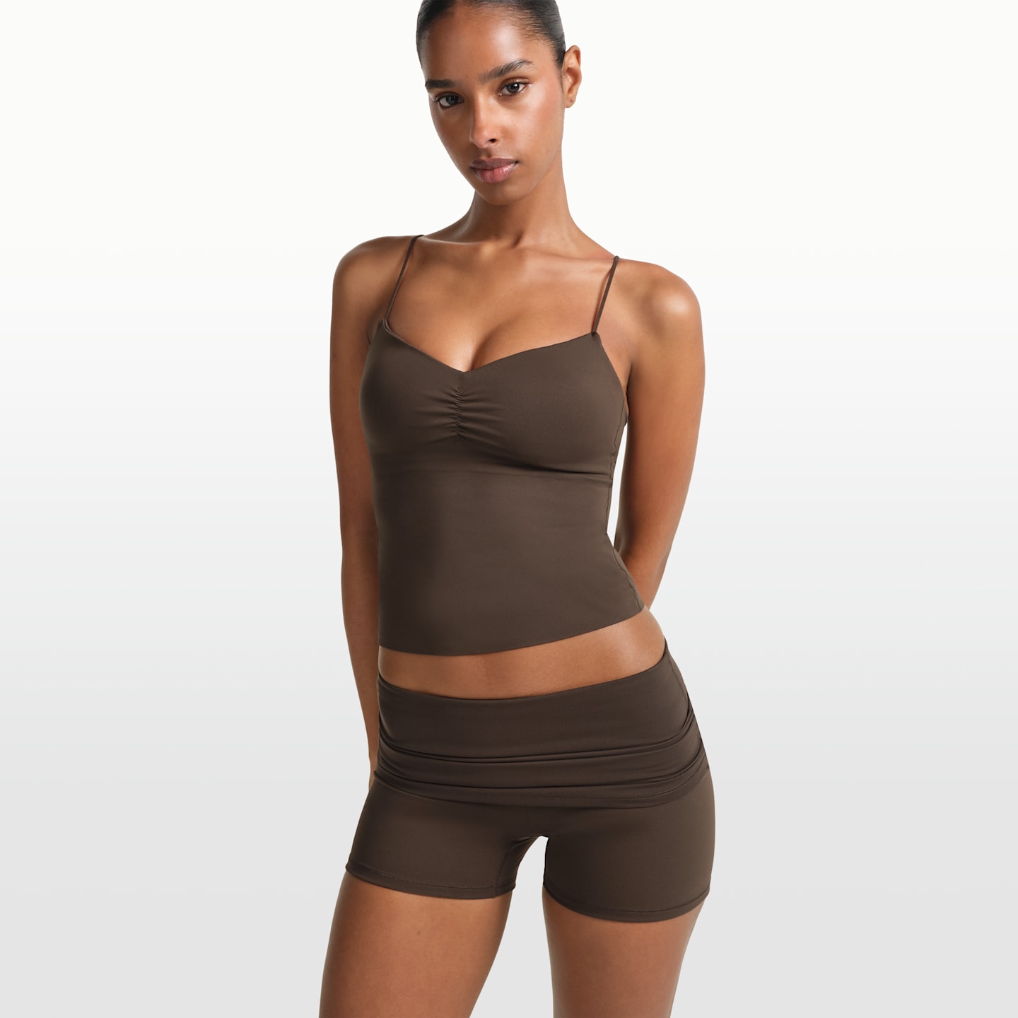 Женские шорты Nike NikeSKIMS Matte Women's 3" Fold-Over Waistband Shorts — фото 2
