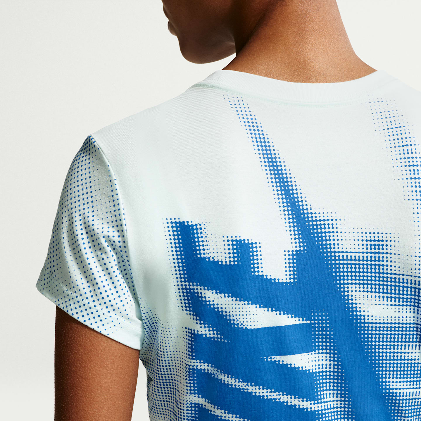 Женские футболки Nike Sportswear Chill Knit Women's Slim Cropped T-Shirt — фото 2
