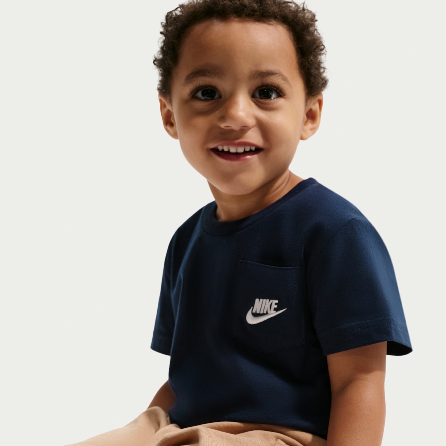 Детские брюки Nike Sportswear Toddler Pocket T-Shirt and French Terry Shorts Set — фото 6