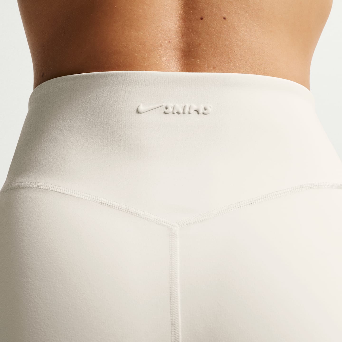Женские шорты Nike NikeSKIMS Matte Women's High-Waisted 7" Biker Shorts — фото 6