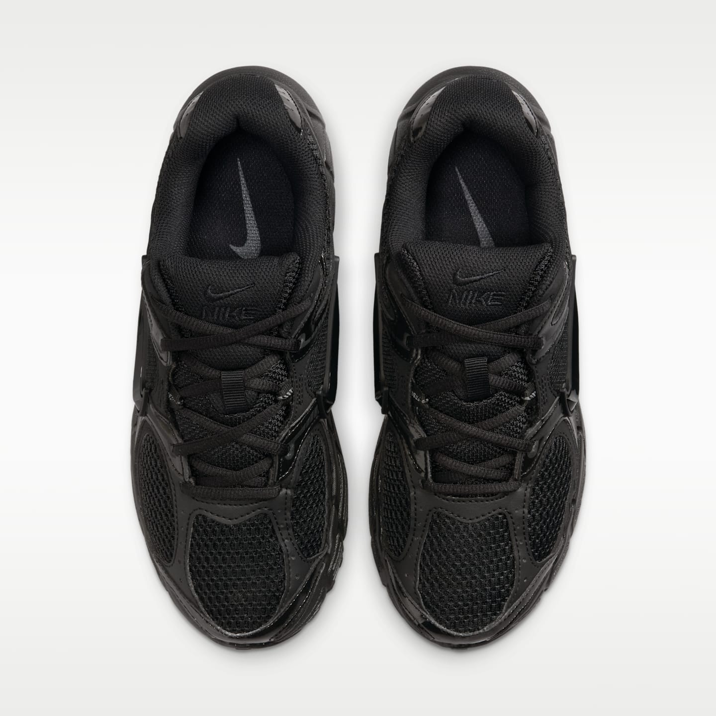 Женские кроссовки Nike V5 RNR Women's Shoes with Reflective Accents — фото 4