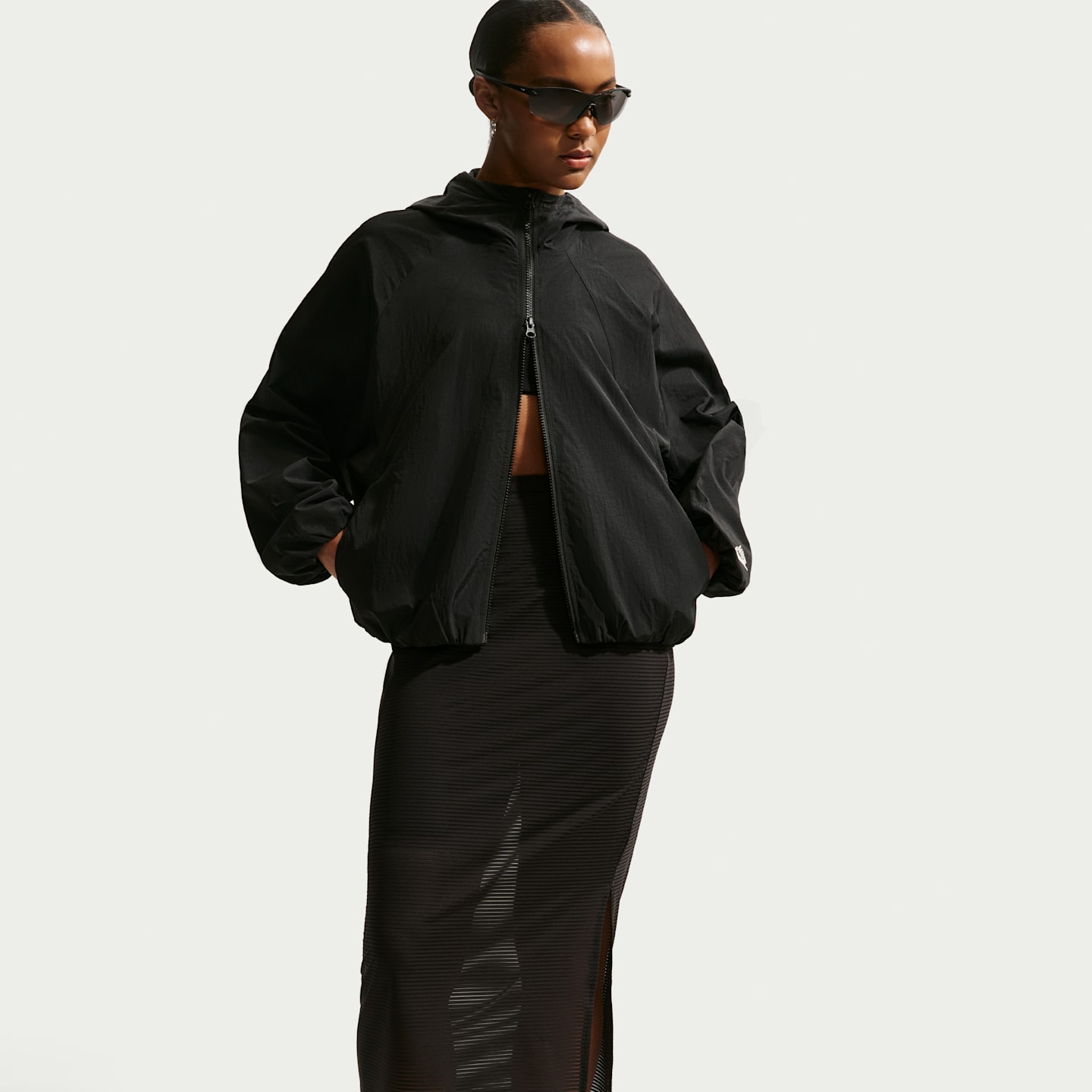 Женские куртки Nike Sportswear Women's Oversized Hooded Jacket — фото 3