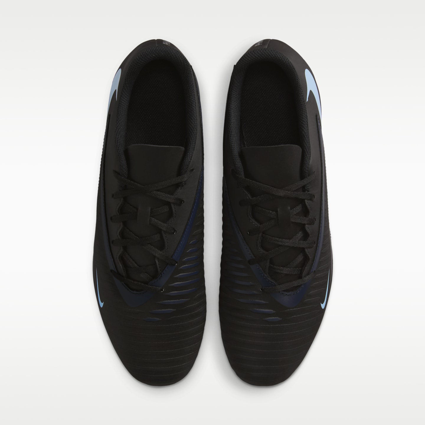 Мужские бутсы Nike Phantom 6 Low Club Multi-Ground Soccer Cleats — фото 4