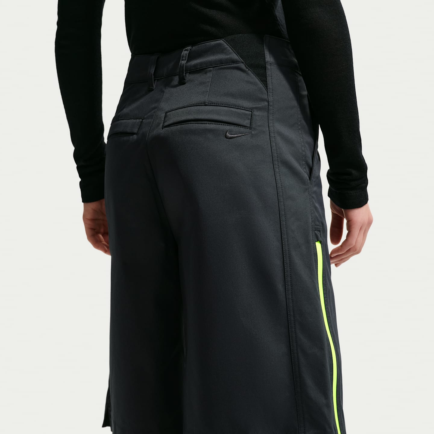 Женские шорты Nike Sportswear Airreverent Women's Low-Rise Shorts — фото 3
