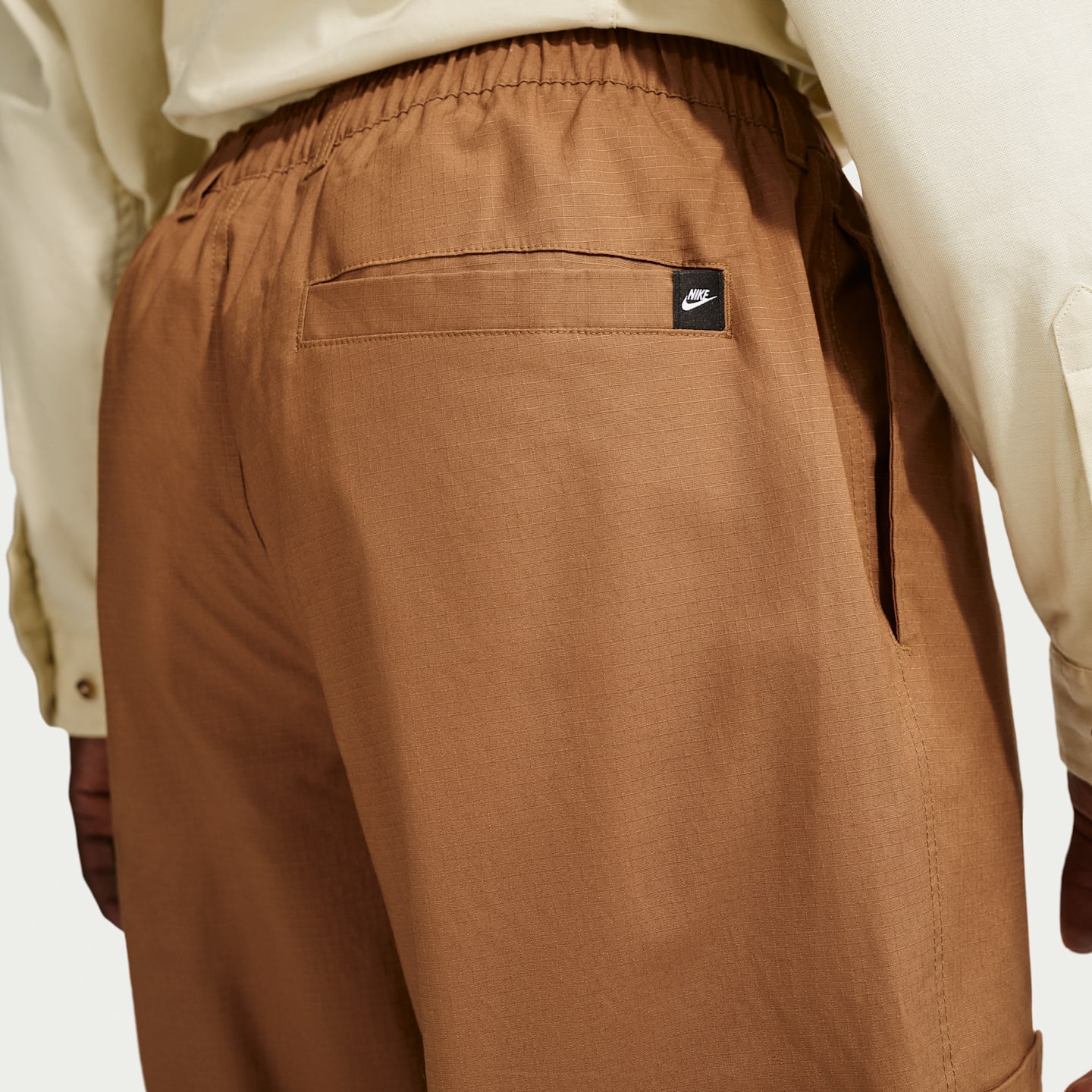 Мужские брюки Nike Sportswear Club Men's Woven Cargo Pants — фото 3