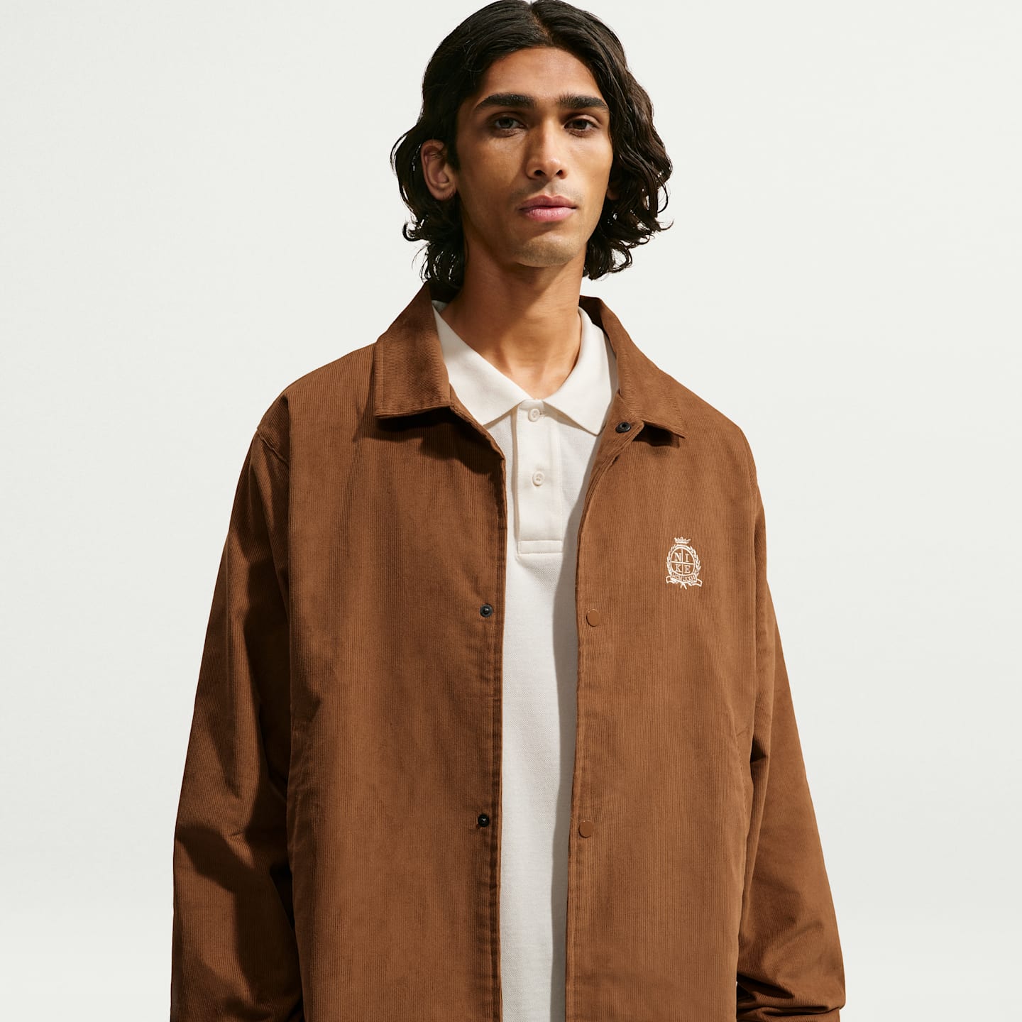 Мужские куртки Nike Club Men's Corduroy Coaches Jacket — фото 1