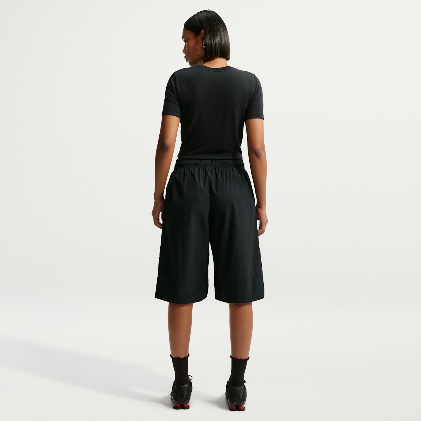 Женские шорты Nike Sportswear Women's Mid-Rise Loose Knee-Length Shorts — фото 5