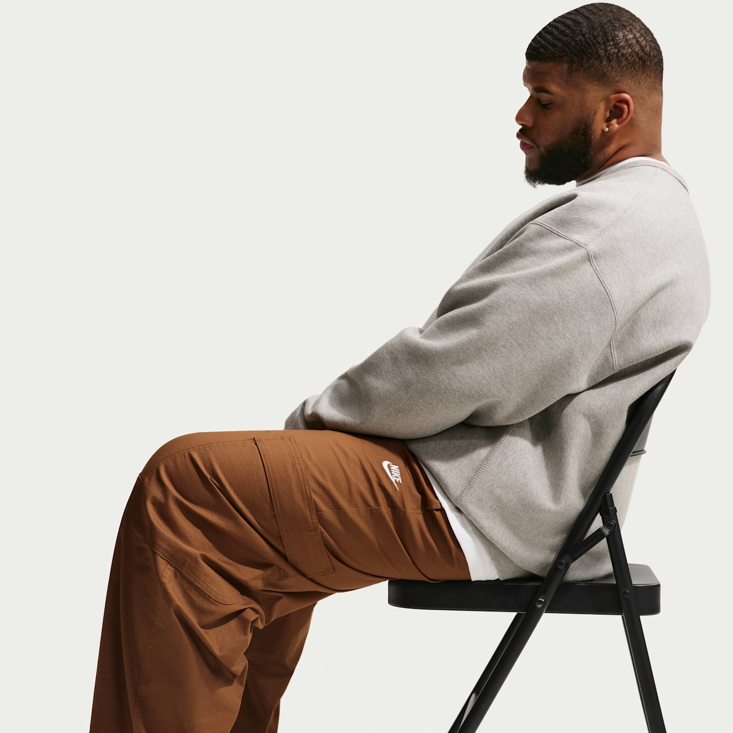 Мужские брюки Nike Sportswear Club Men's Woven Cargo Pants — фото 10