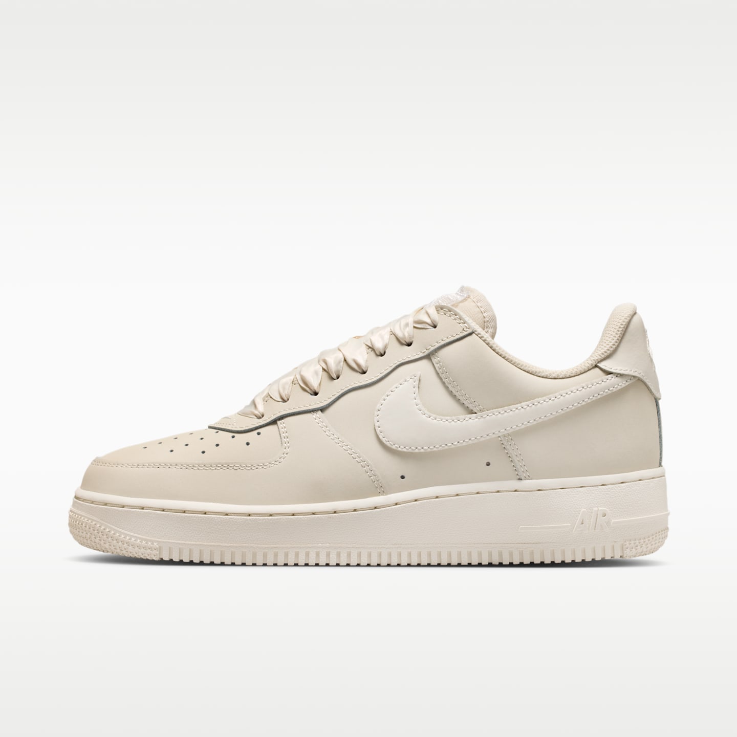 Женские кроссовки Nike Air Force 1 Retro Premium — фото 1