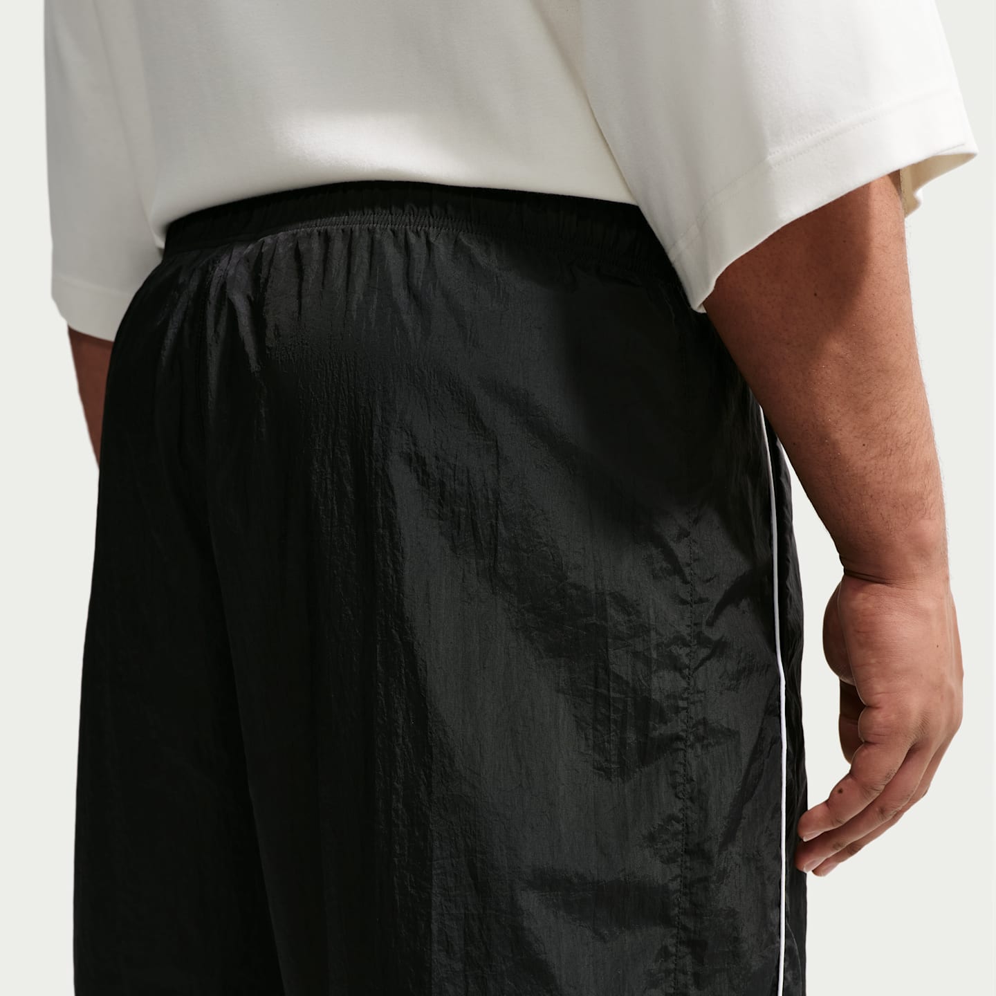 Мужские брюки Nike Air Men's Woven Track Pants — фото 9